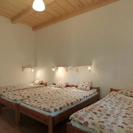 Gæstehus Szent Borbala Vendeghaz Érsekvadkert